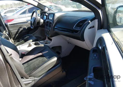 2018 Dodge Grand Caravan Sxt z USA, uszkodzony, nr VIN 2C4RDGCG9JR298102